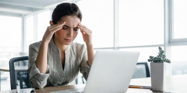 oasis-afidatosi Αφυδάτωση στην εργασία προκαλεί πονοκέφαλο και κόπωση