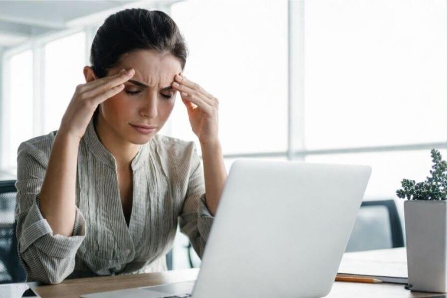 oasis-afidatosi Αφυδάτωση στην εργασία προκαλεί πονοκέφαλο και κόπωση