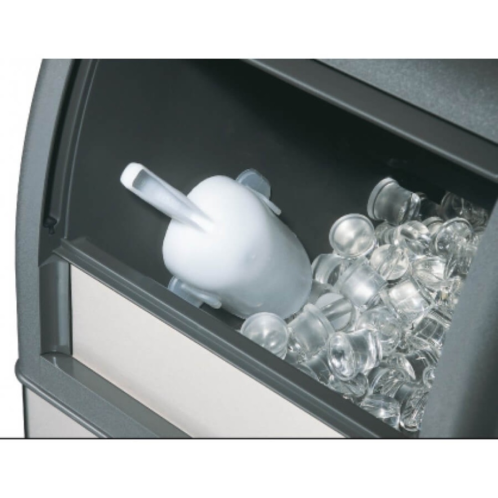 Scotsman Ice Machine With Spray Function And Daily Production 32kg